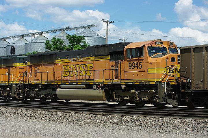 BNSF 9945 - SD70MAC.jpg